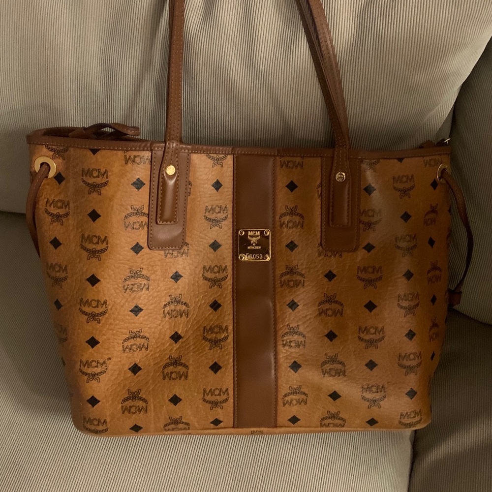 MCM Reversible Liz Shopper in Visetos